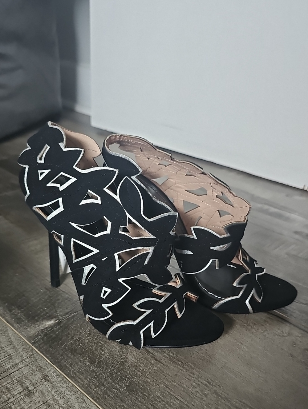 Zara Suede Leather Women's Black Vines Cutout High Heel Sandals Size 6.5